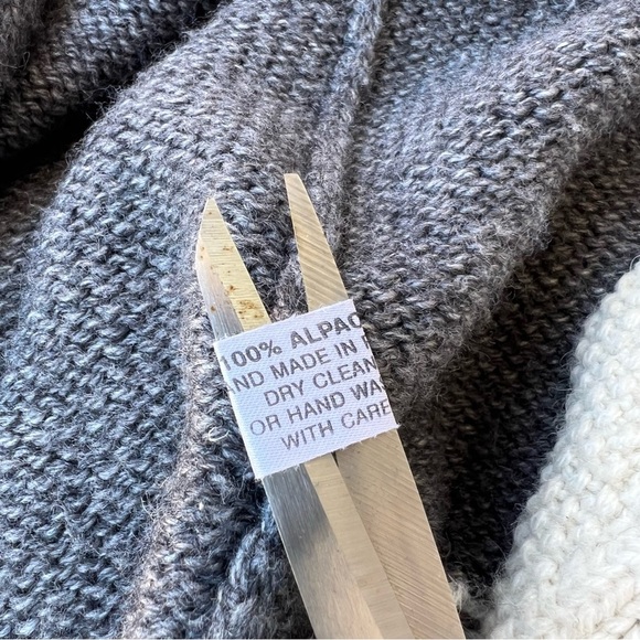 Trails Of The Andes Cardigan Sweater 
Fair Isle Alpaca Wool Women Size  Large/XL - Picture 8 of 8
